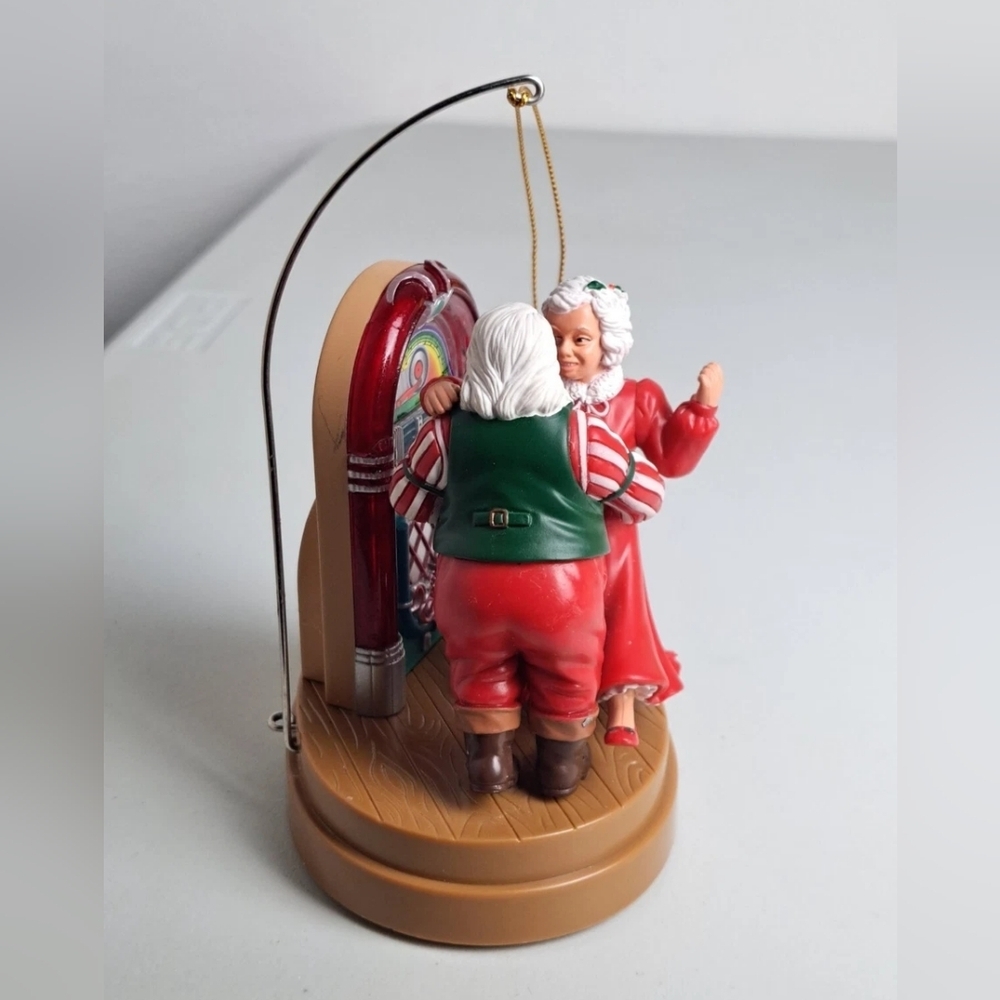 Santa's Best "JINGLE BELL ROCK" Musical Mr. & Mrs. Claus Jukebox Ornament- Works - Picture 4 of 7